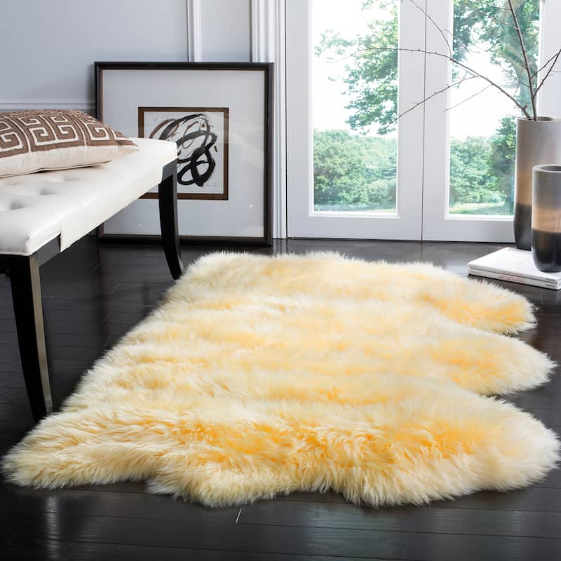 SAFAVIEH Handmade Natural Sheepskin Leanca 3.4-inch Thick Rug - 3' x 5' - Champagne - Rectangle