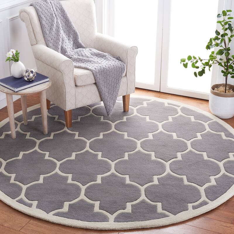 SAFAVIEH Handmade Chatham Vally Modern Moroccan Wool Rug - 4' Round - Dark Grey/Ivory