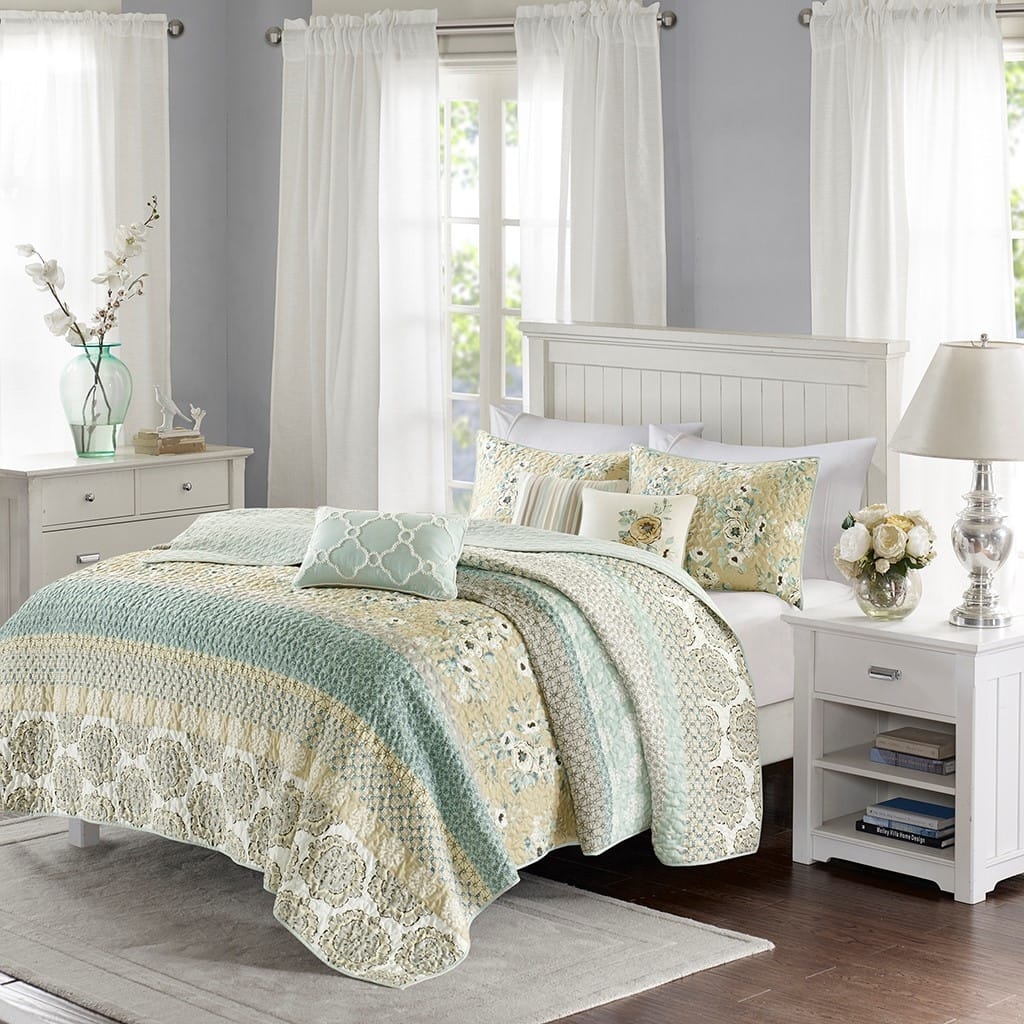 GDF Studio - Willa 6 Piece Reversible Cotton Quilt Set with Decorative Pillows