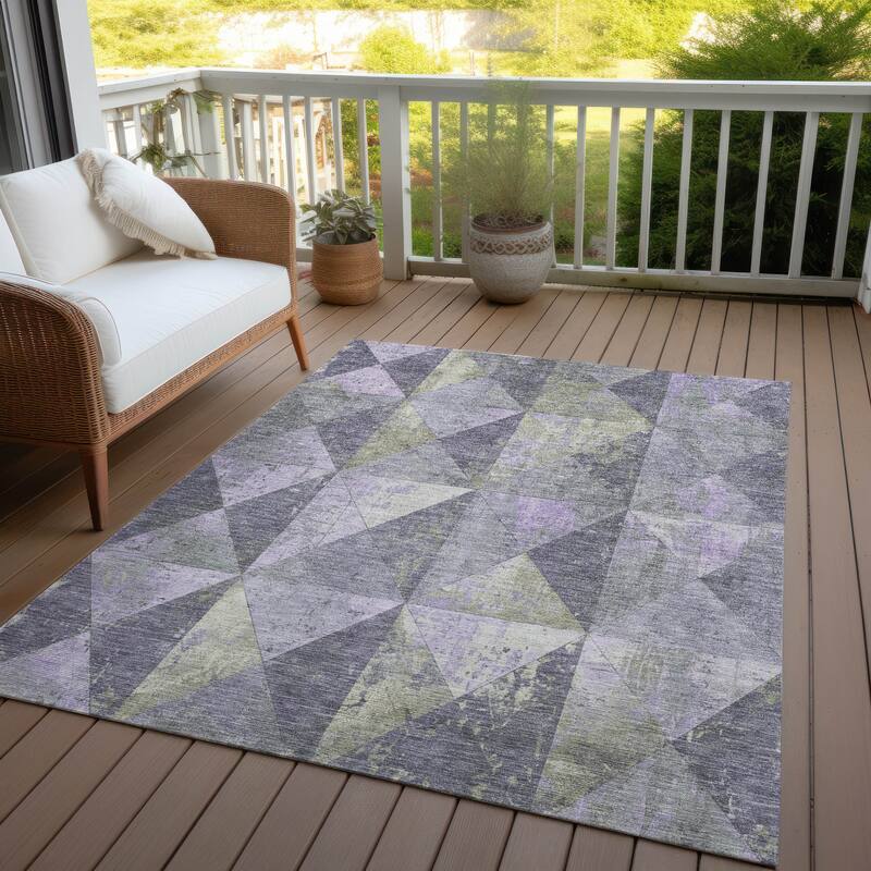 Machine Washable Indoor/ Outdoor Contemporary Diamonds Chantille Rug