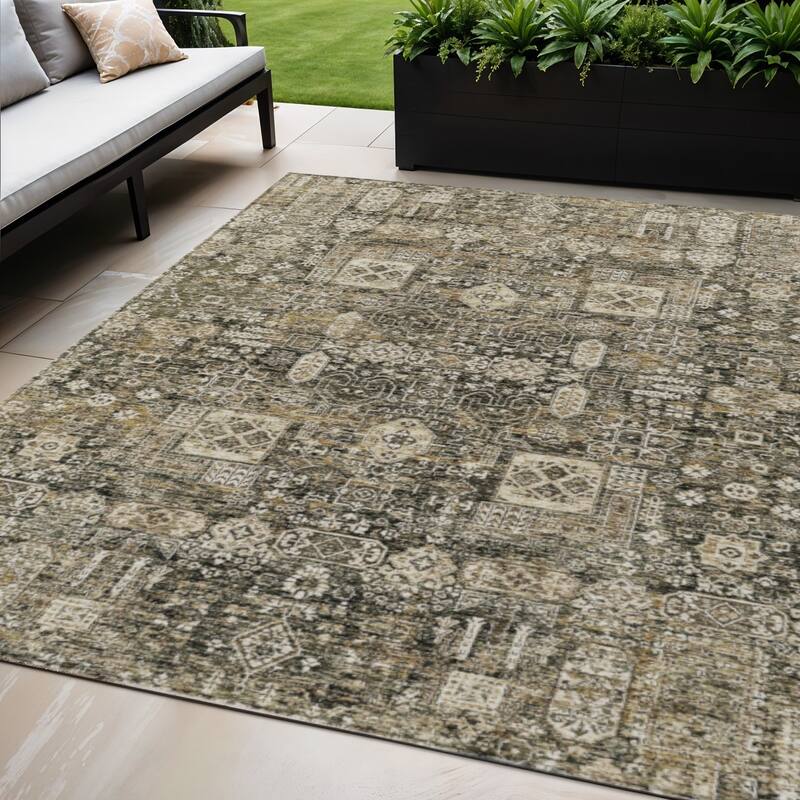 HomeRoots Oriental Transitional Rectangle Outdoor Rug - 5' X 8'