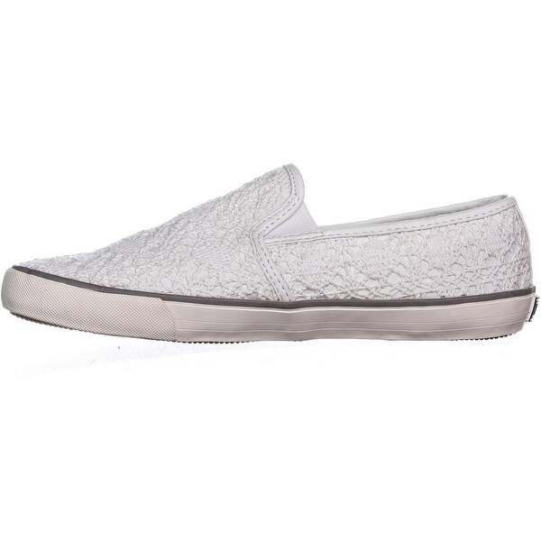 xoxo sneakers
