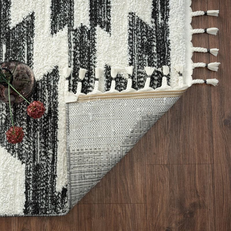 Luxe Weavers Geometric South Western Area Rug, Carpet with Fringe