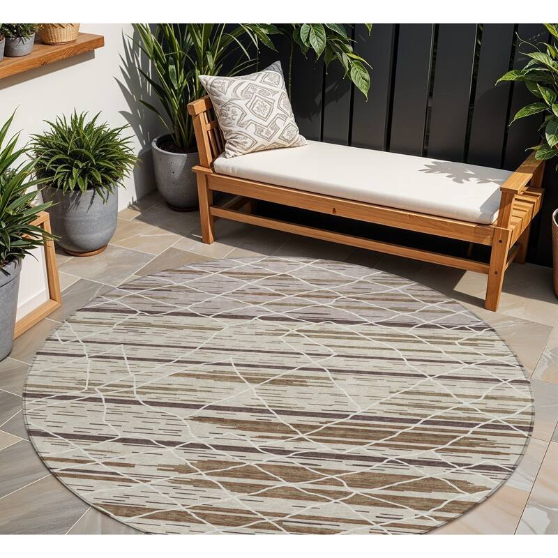 HomeRoots Striped Modern Rectangle Outdoor Rug - 8' Round