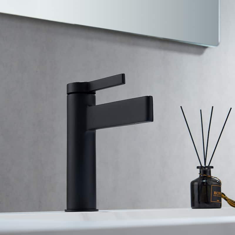 Vinnova Oviedo Single Hole Lever Vessel Bathroom Faucet