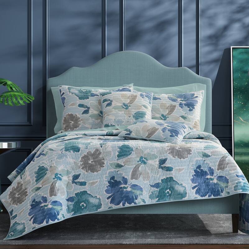 J. Queen New York Mikayla Quilt