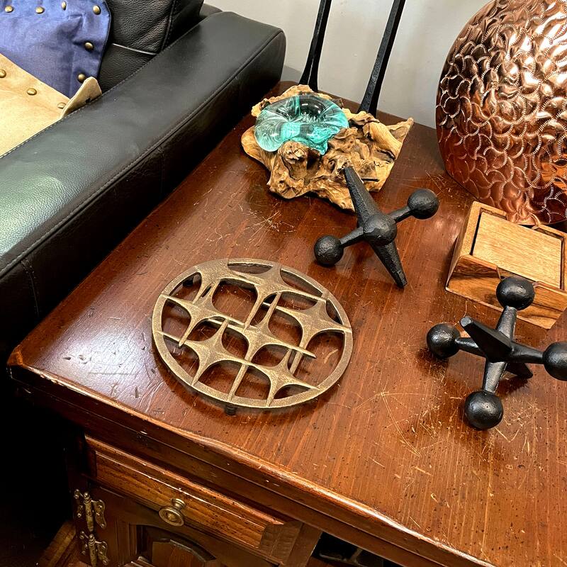 Set Of 2 Cast Iron Trivets Stars & Circles/Squares, Bronze, 8" Mcm - 0.5 X 8 X 8 inches