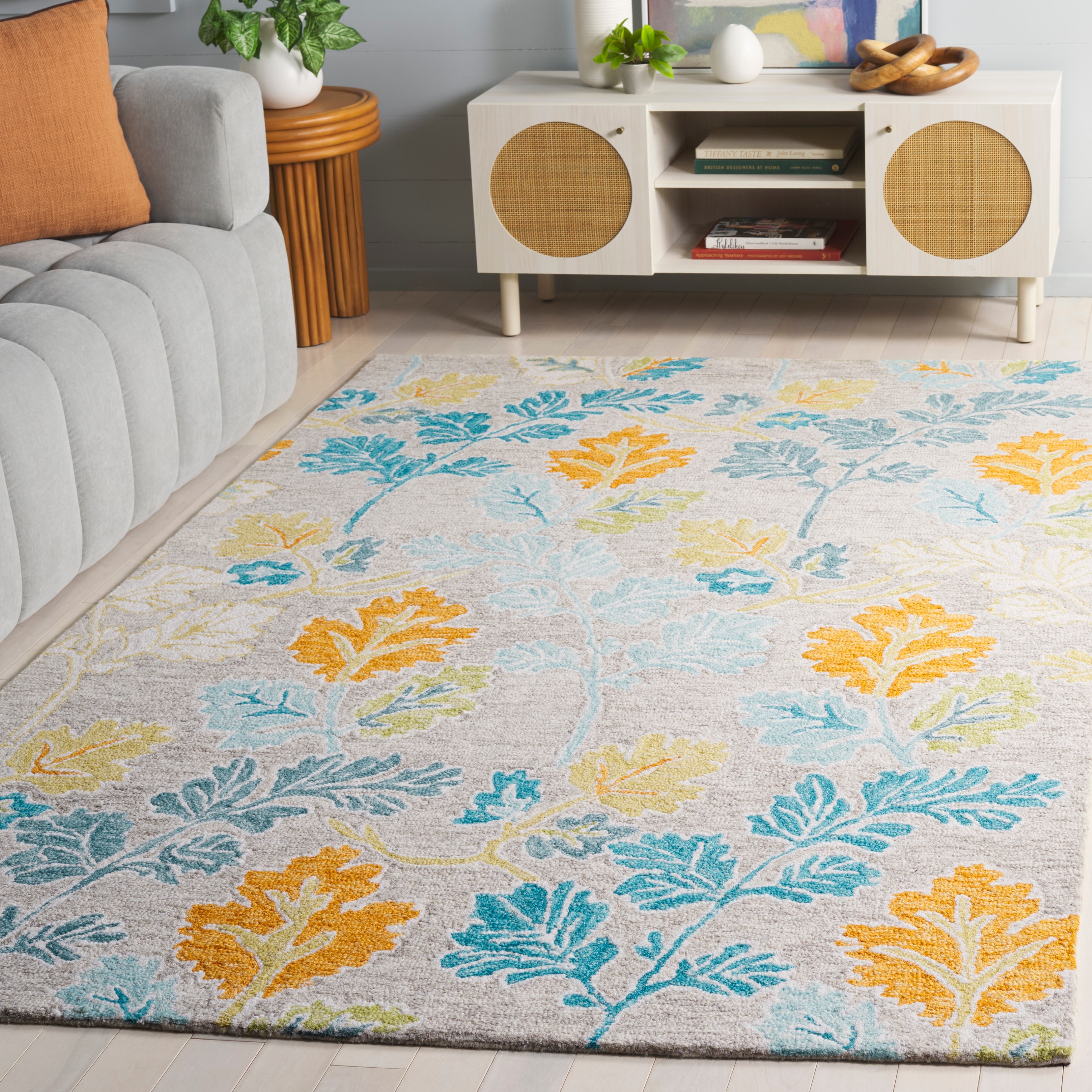 SAFAVIEH Handmade Jardin Gudborg Wool Rug