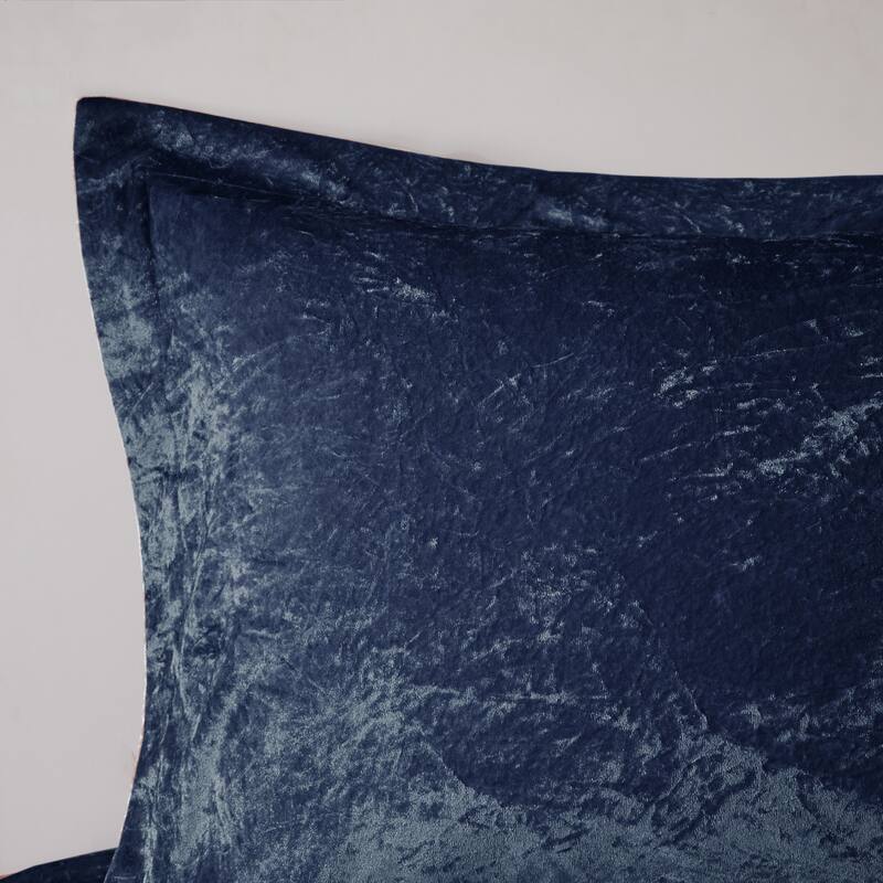 Intelligent Design Isabel Velvet Comforter Set
