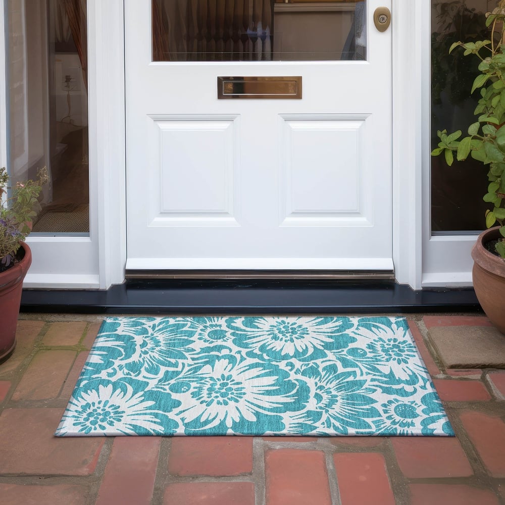Machine Washable Indoor/ Outdoor Whimsy Floral Chantille Rug