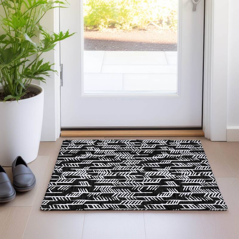 Premium Washable Super Soft Modern Arrows Mayfield Rug - Black - 1'8" x 2'6"