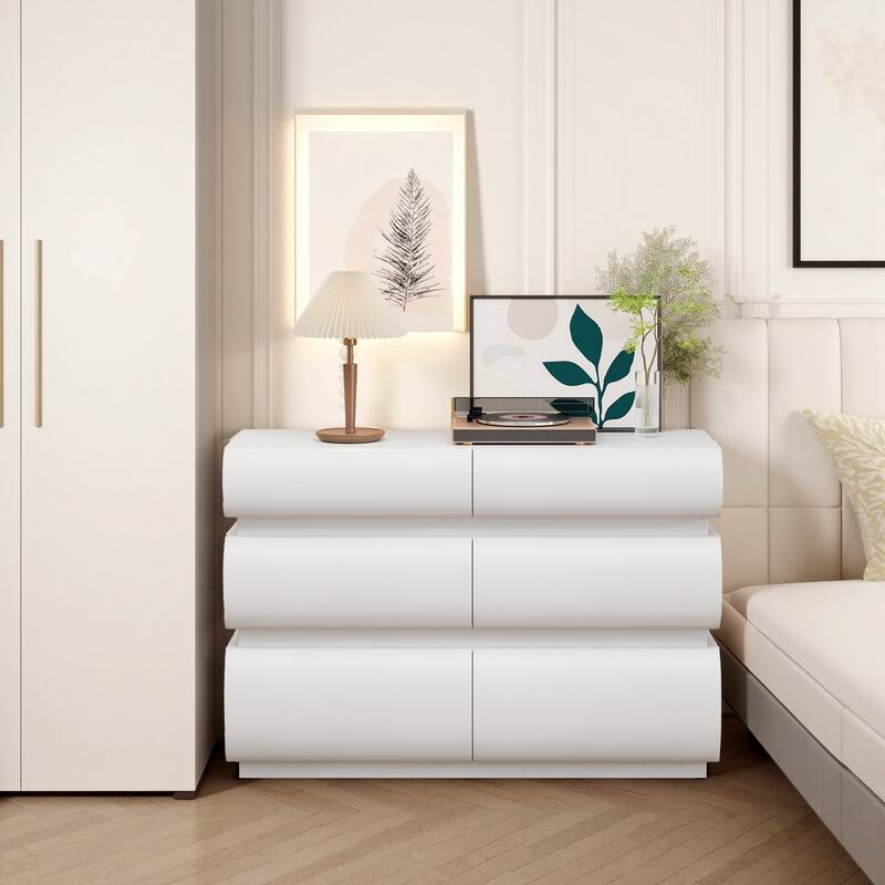 Modern Bedroom Dresser with Wide Storage Drawers, No Handle