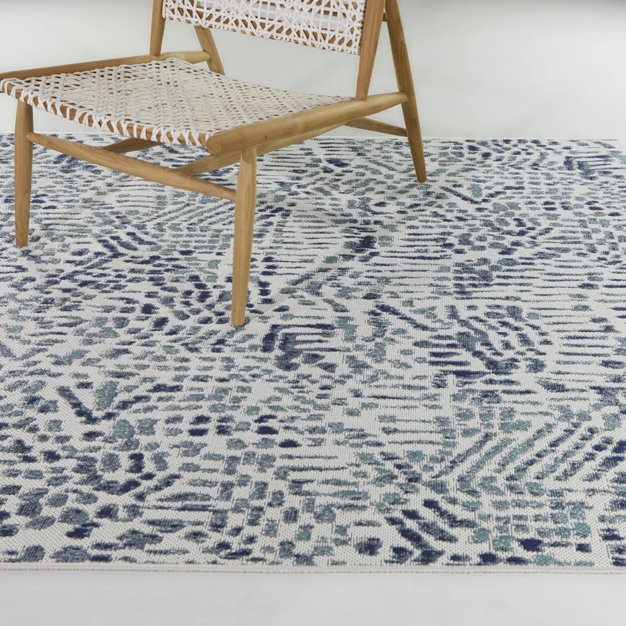 Holford Abstract Modern Indoor/Outdoor Area Rug