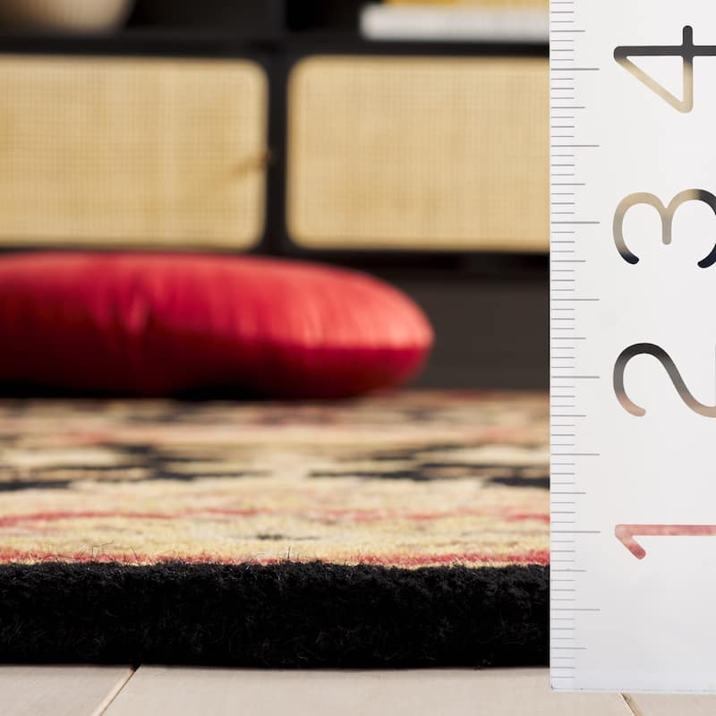 SAFAVIEH Handmade Heritage Burkhild Traditional Oriental Wool Rug