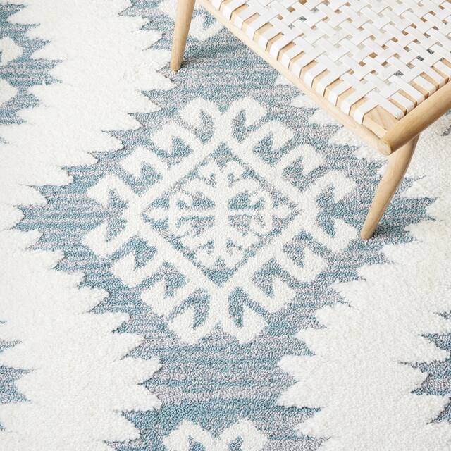 SAFAVIEH Moroccan Tassel Shag Iulieana Boho Tribal 2-inch Thick Rug