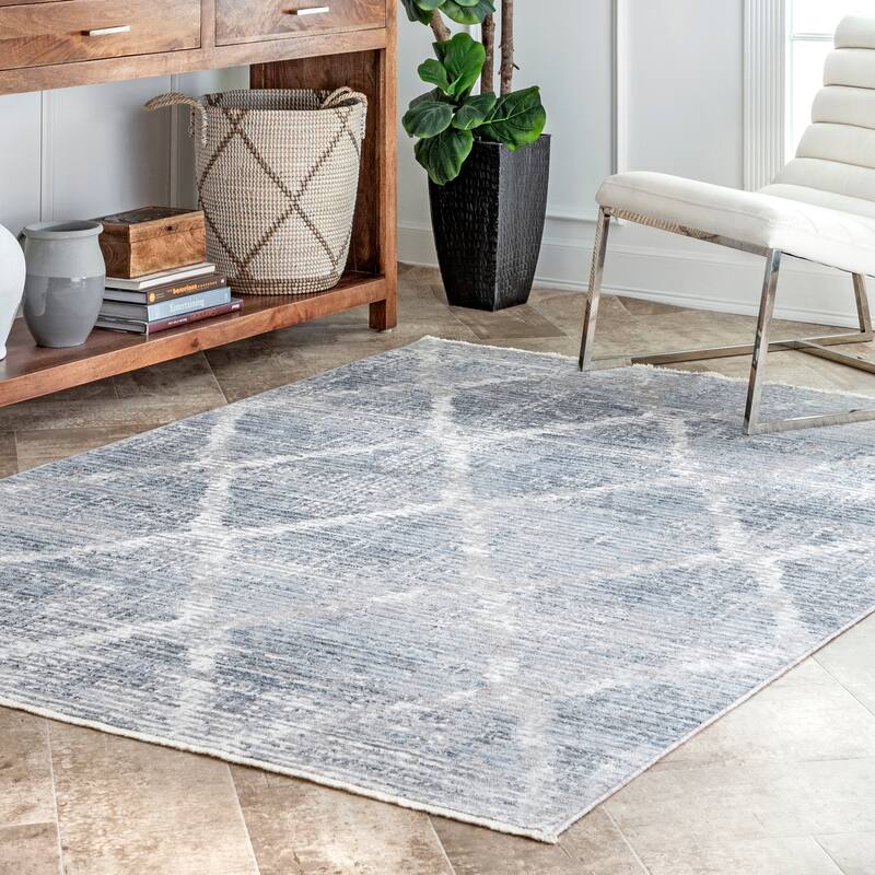 Nuloom Modern Geometric Trellis Kyle Area Rug - 5'3" x 7'7" - Silver