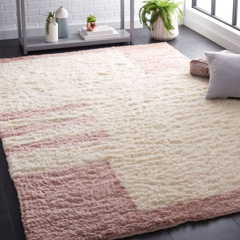 SAFAVIEH Handmade Casablanca Shag Ishild Mid-Century Modern Wool Rug - 5' x 8' - Pink/Ivory