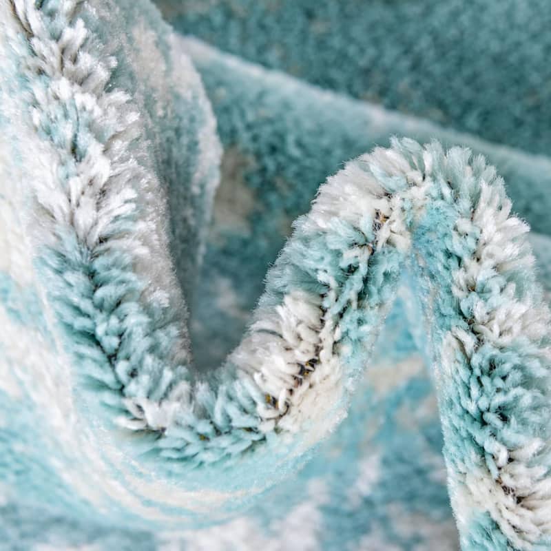 Traditional Brenda Collection Area Rug