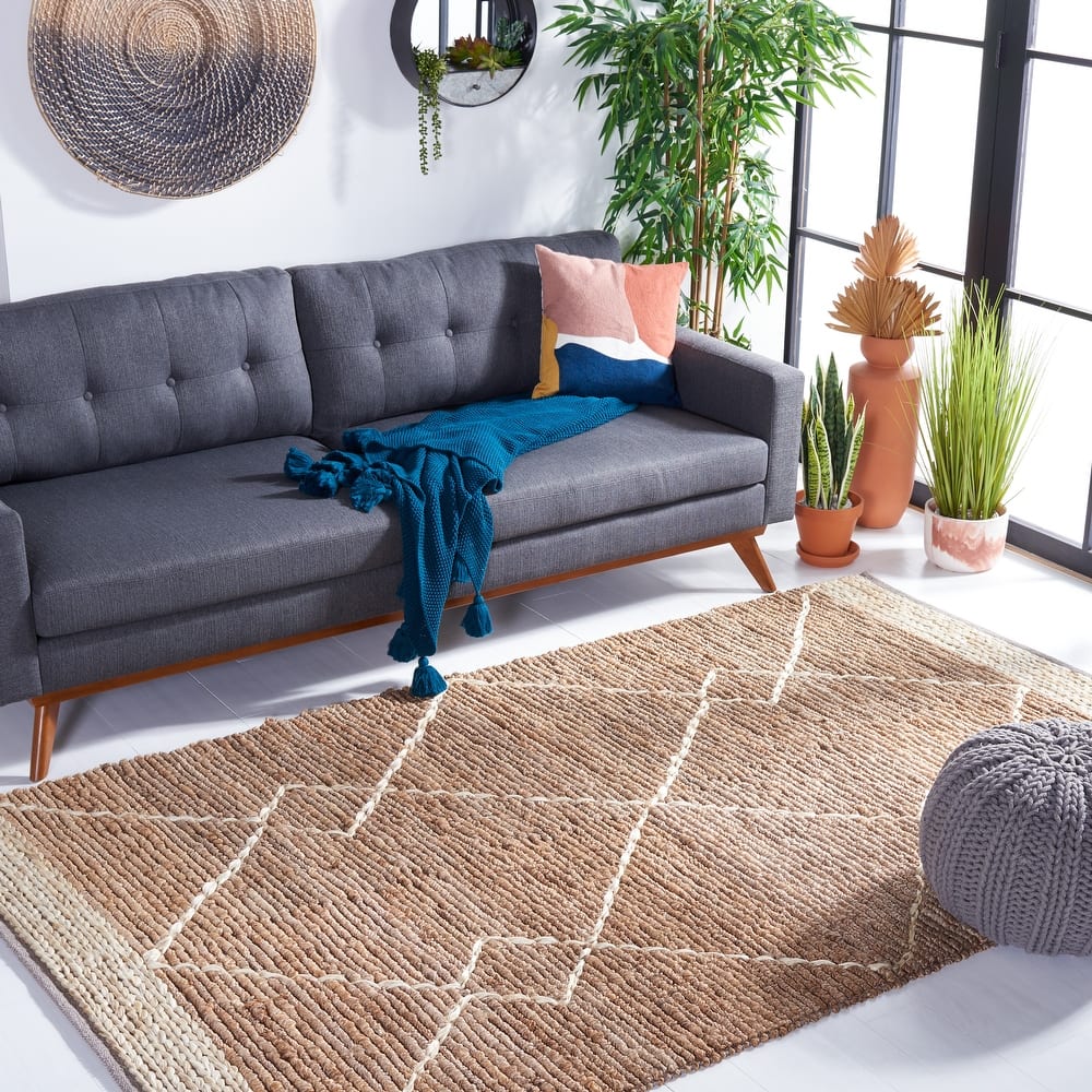 SAFAVIEH Handmade Natural Fiber Yara Geometric Jute Rug