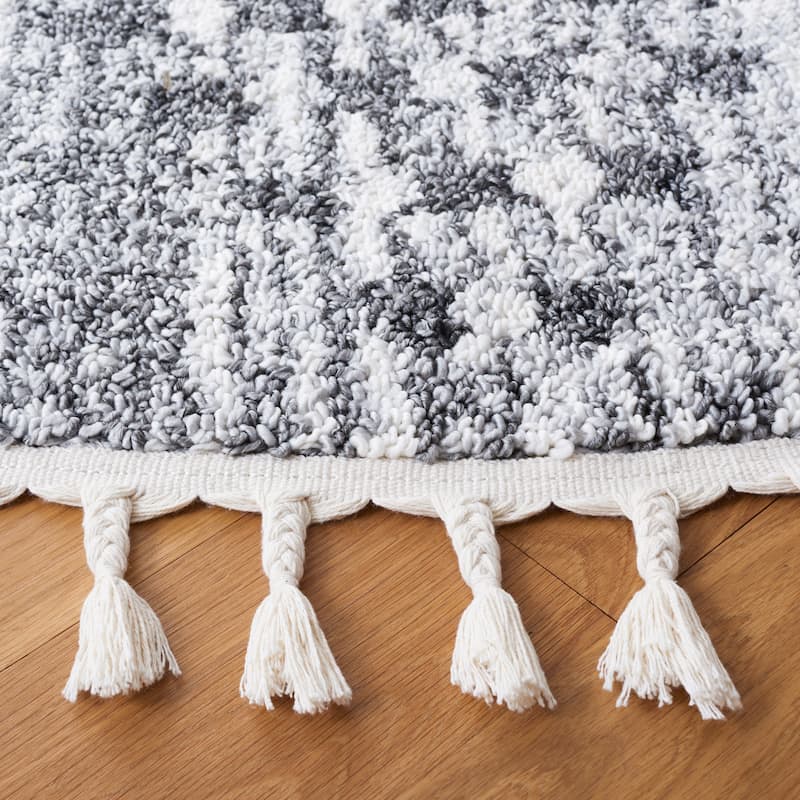 SAFAVIEH Moroccan Tassel Shag Chrystal 2-inch Thick Rug