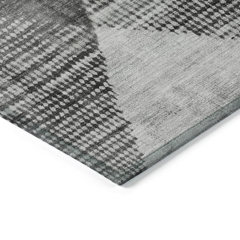 Machine Washable Indoor/ Outdoor Diamond Ombre Chantille Rug