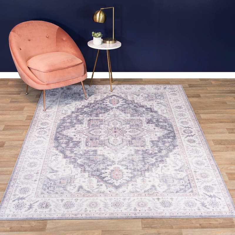 Sevim Traditional Area Rug