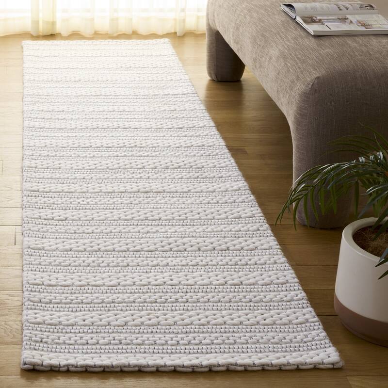 SAFAVIEH Handmade Marbella Rashada Wool Rug