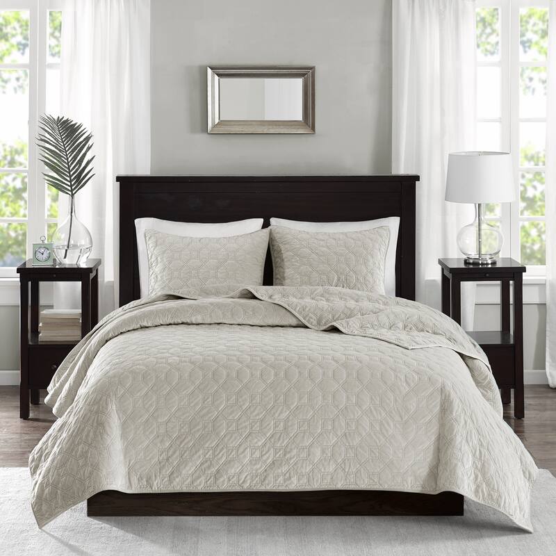 Madison Park Emery 3 Piece Velvet Quilt Set - Ivory - Queen