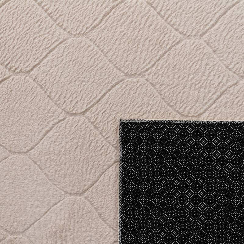 Soft Washable Area Rug with Diamond High-Low Effect