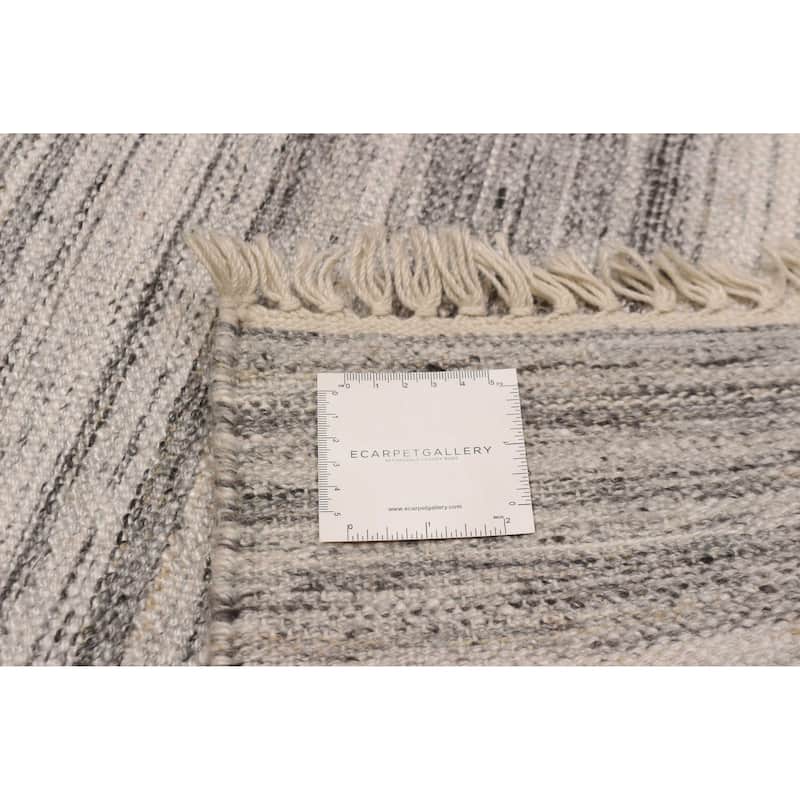Boho Grey Kilim 5'4" x 7'6" - 5'4 x 7'6