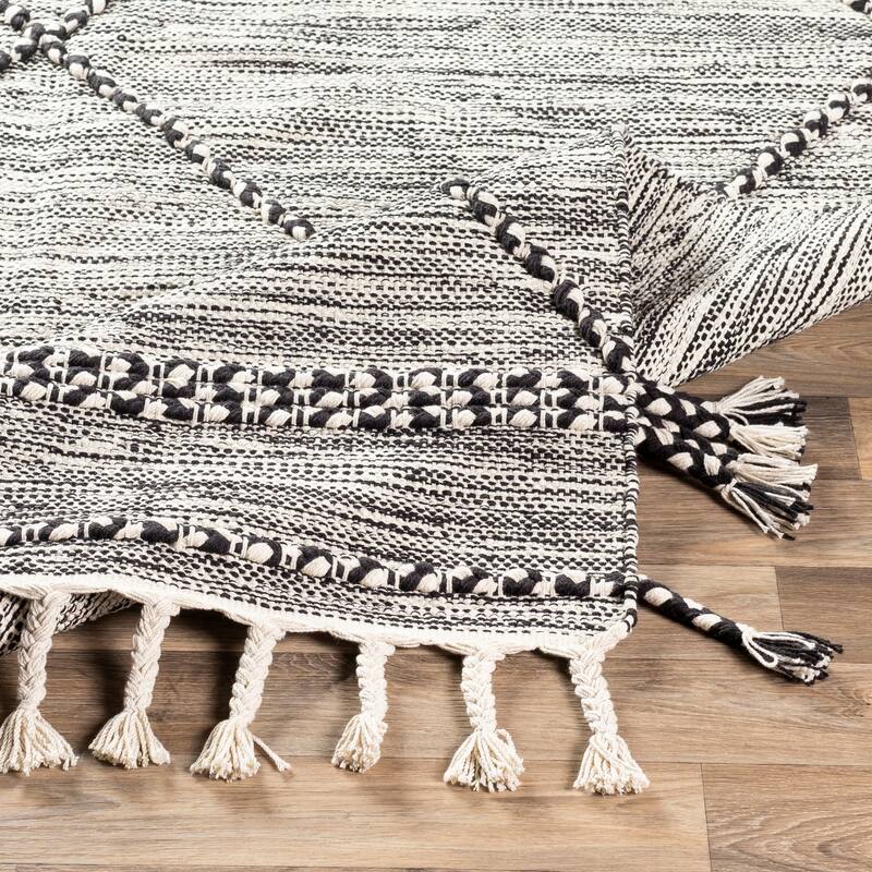 Artistic Weavers Thad Handmade Moroccan Tassel Area Rug