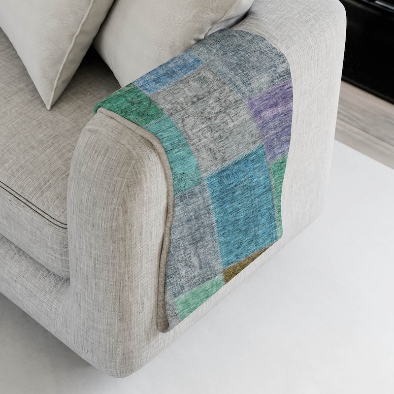 Premium Machine Washable Vintage Patchwork Sherpa Throw Blanket - Green - 4'2" x 5'10"