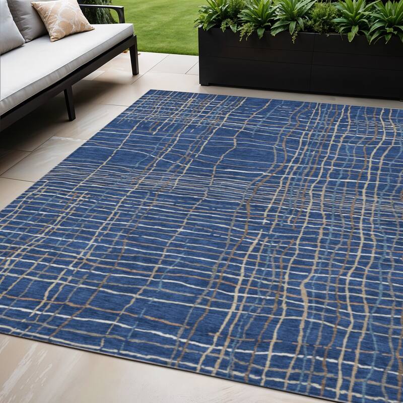 HomeRoots Striped Transitional Rectangle Outdoor Rug - 5' X 8'