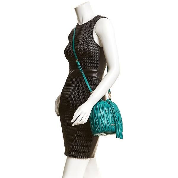 파페치 MIU MIU 마틀라세 버킷 백