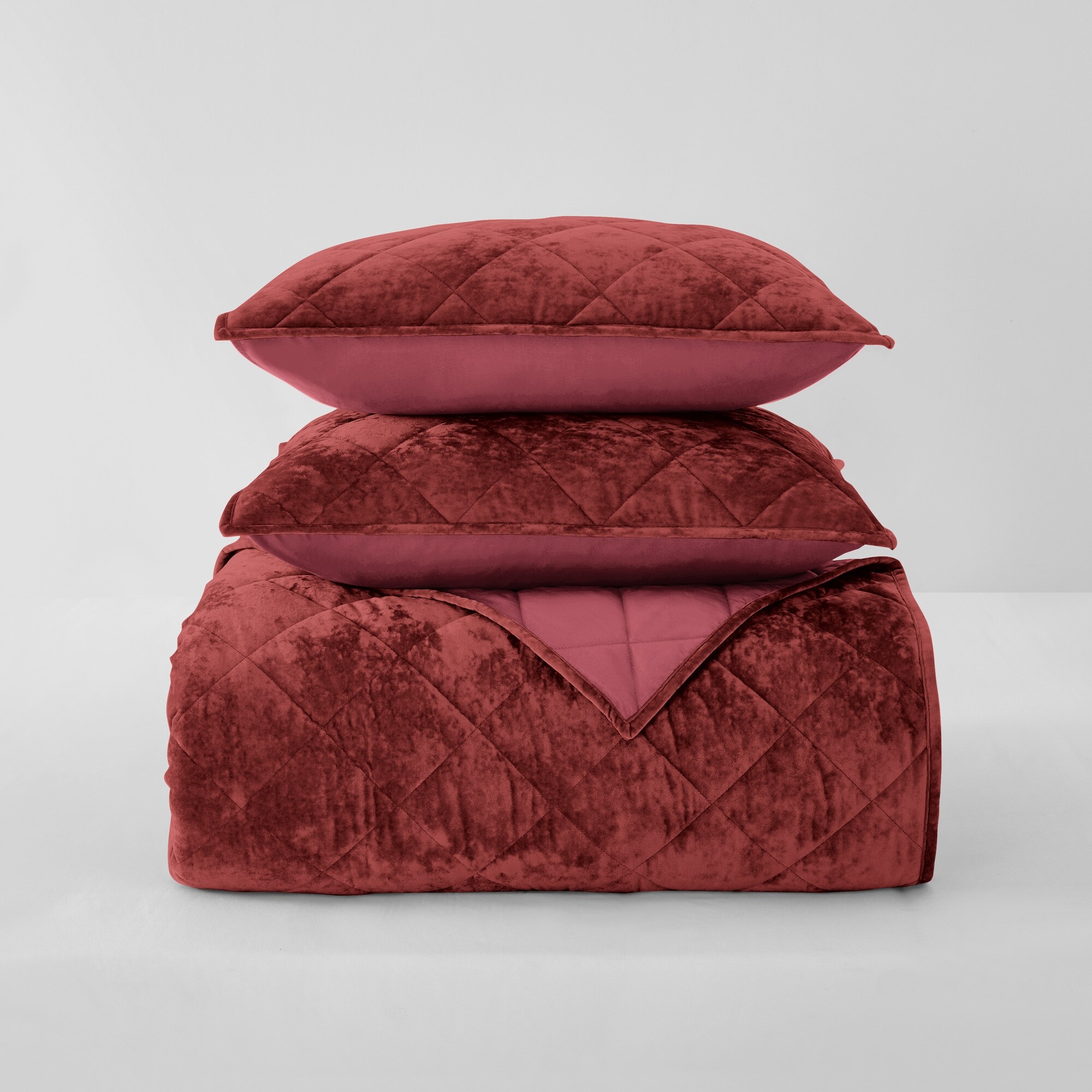 Beaute Living Diamond Velvet 3 Piece Quilt Set - On Sale - Bed Bath &  Beyond - 31746001