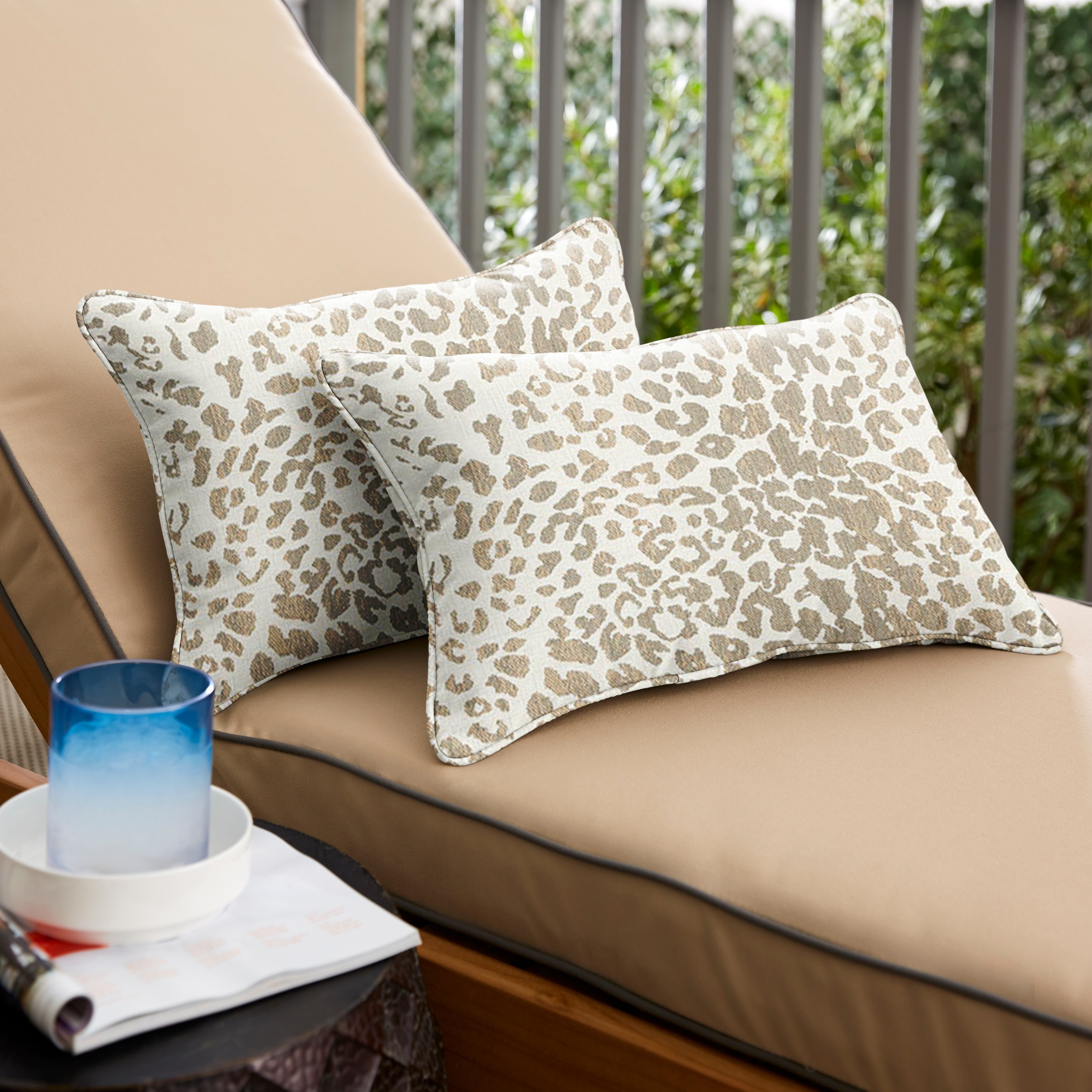 Leopard pillows for bed online