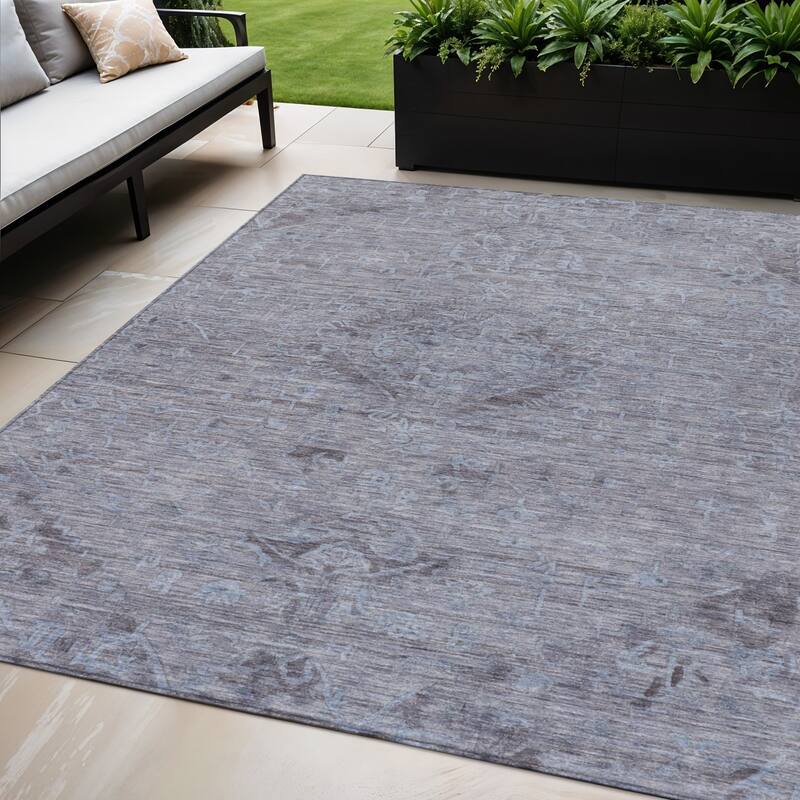 HomeRoots Floral Traditional Rectangle Outdoor Rug - 5' X 8'