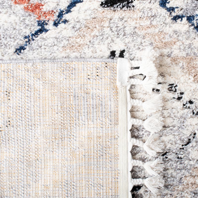 SAFAVIEH Morocco Ilo Boho Tassel Rug