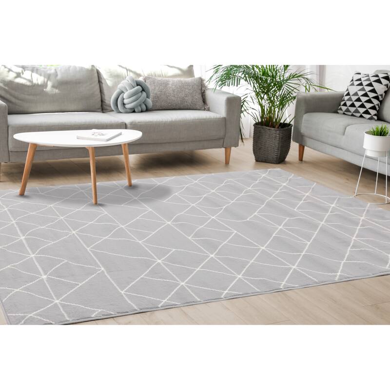 Florence Collection - Abstract Triangles Area Rug - 4'7" x 6'7"