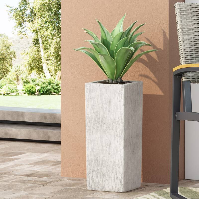 Flower pot，PLANTER，This garden urn planter allows for variation in height in your garden area