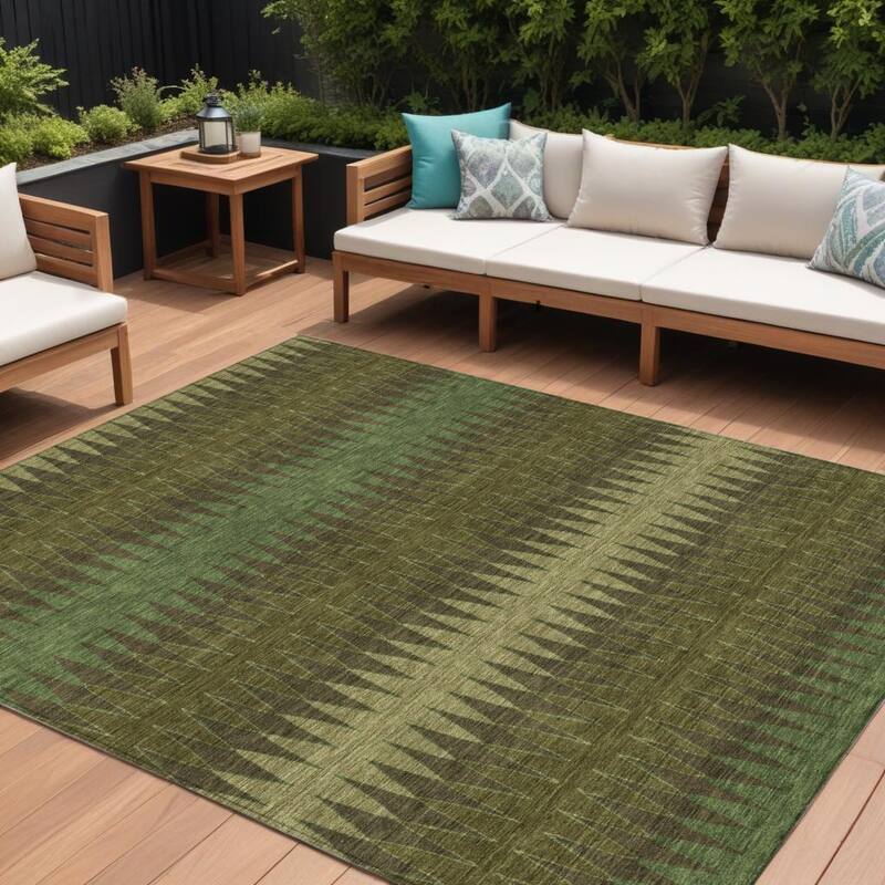 HomeRoots Striped Transitional Rectangle Outdoor Rug - 8' X 10'