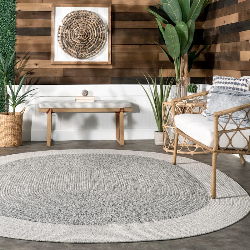 Nuloom Solid Border Indoor/Outdoor Hand-braided Area Rug