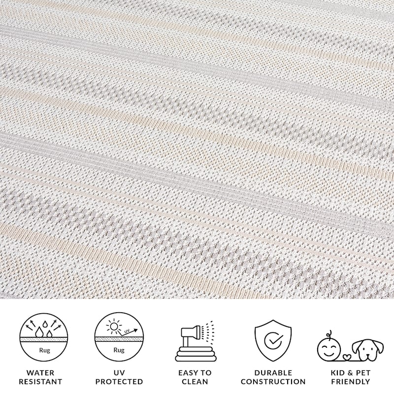 SAFAVIEH Veranda Fetije Washable Indoor/Outdoor Rug - Weather Resistant & Easy Cleaning