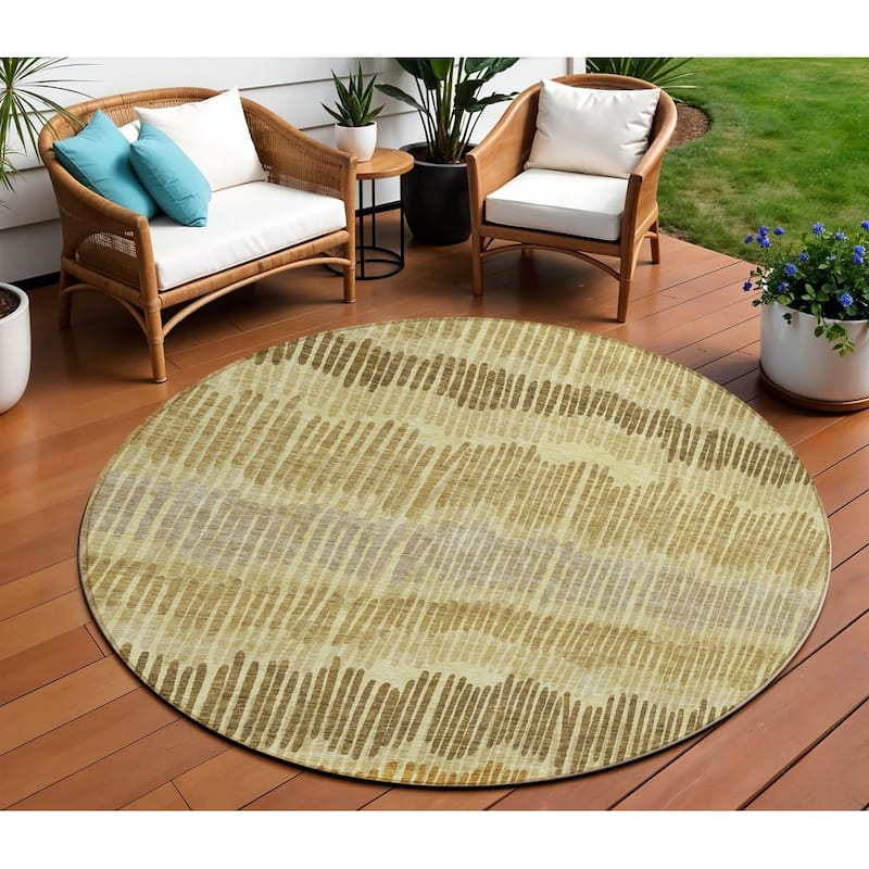 HomeRoots Striped Transitional Rectangle Outdoor Rug - 8' Round