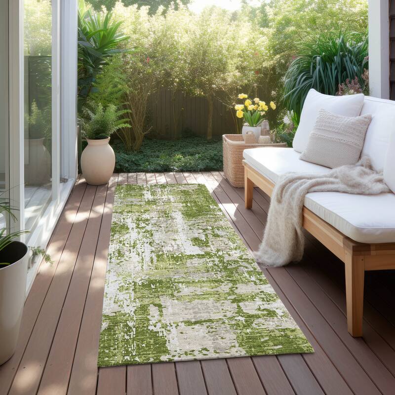 Machine Washable Indoor/ Outdoor Abstract Chantille Rug - Green - 2'3" x 7'6"