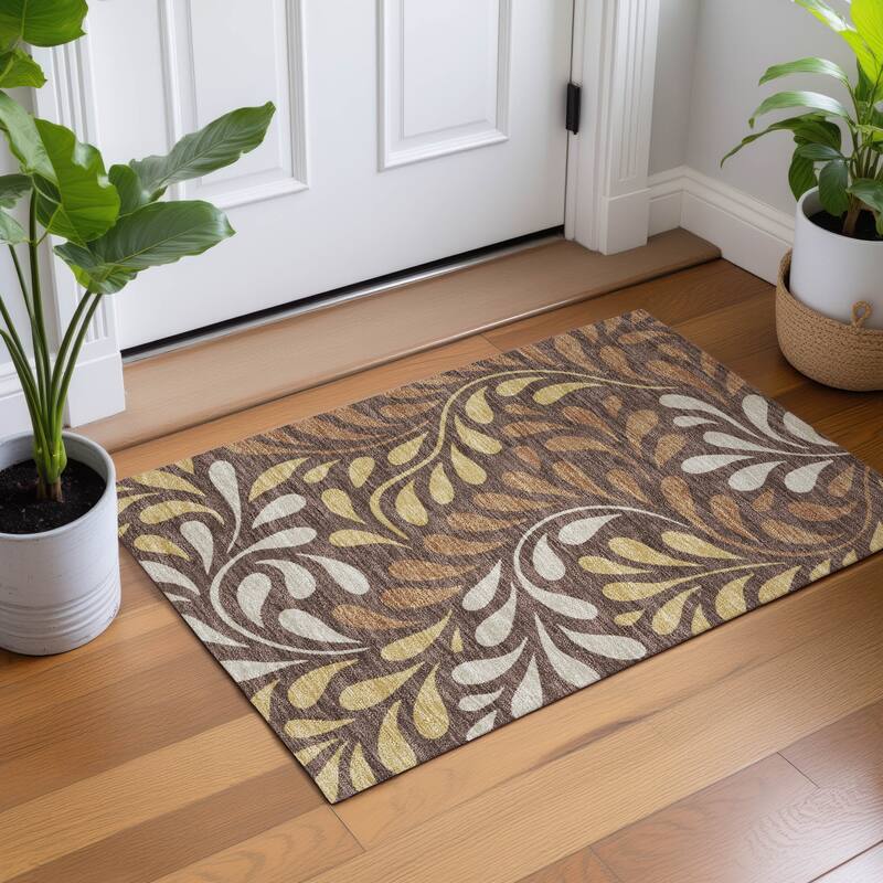 Machine Washable Indoor/ Outdoor Floral Arabesque Chantille Rug
