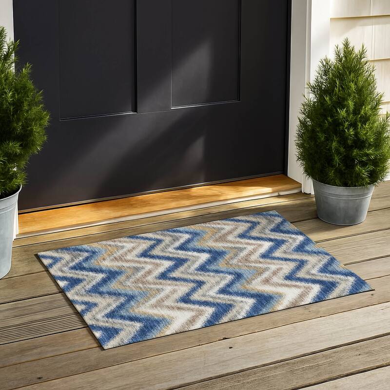 Machine Washable Indoor/ Outdoor Modern Chevron Chantille Rug - Navy - 1'8" x 2'6"