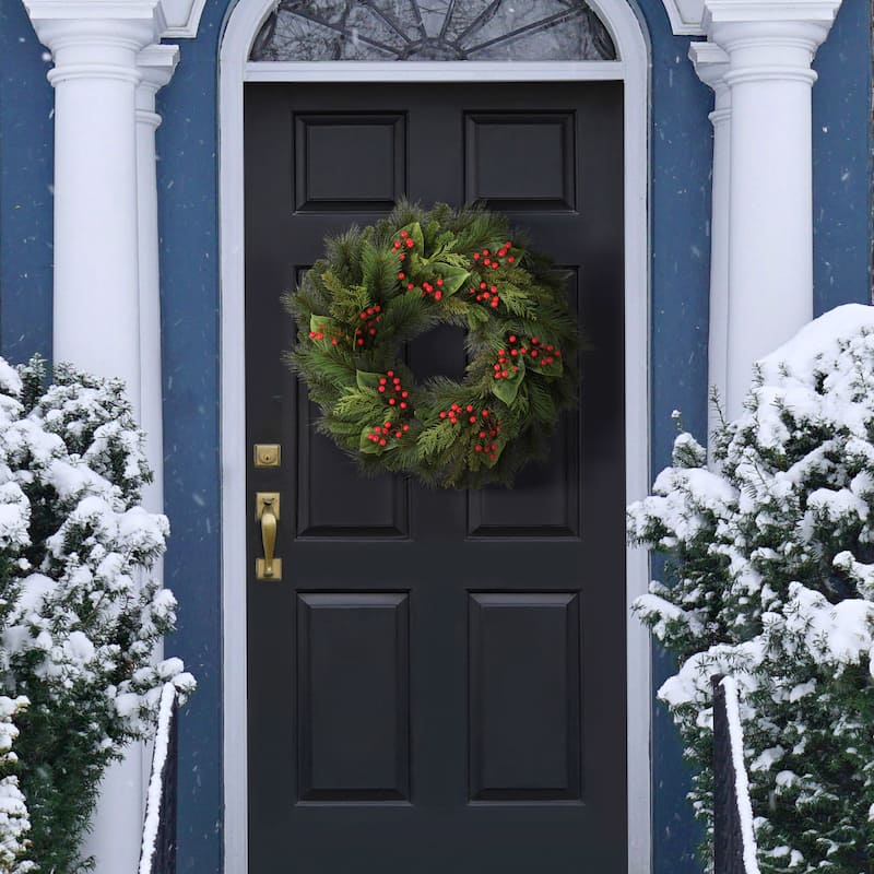 30" Uv Pine/Magnolia/Berry Spruce Wreath - Green - 30
