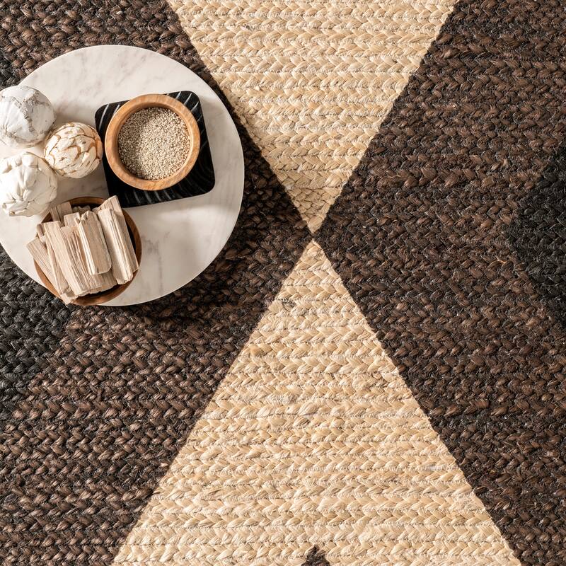 Nuloom Bretta Geometric Braided Jute Area Rug