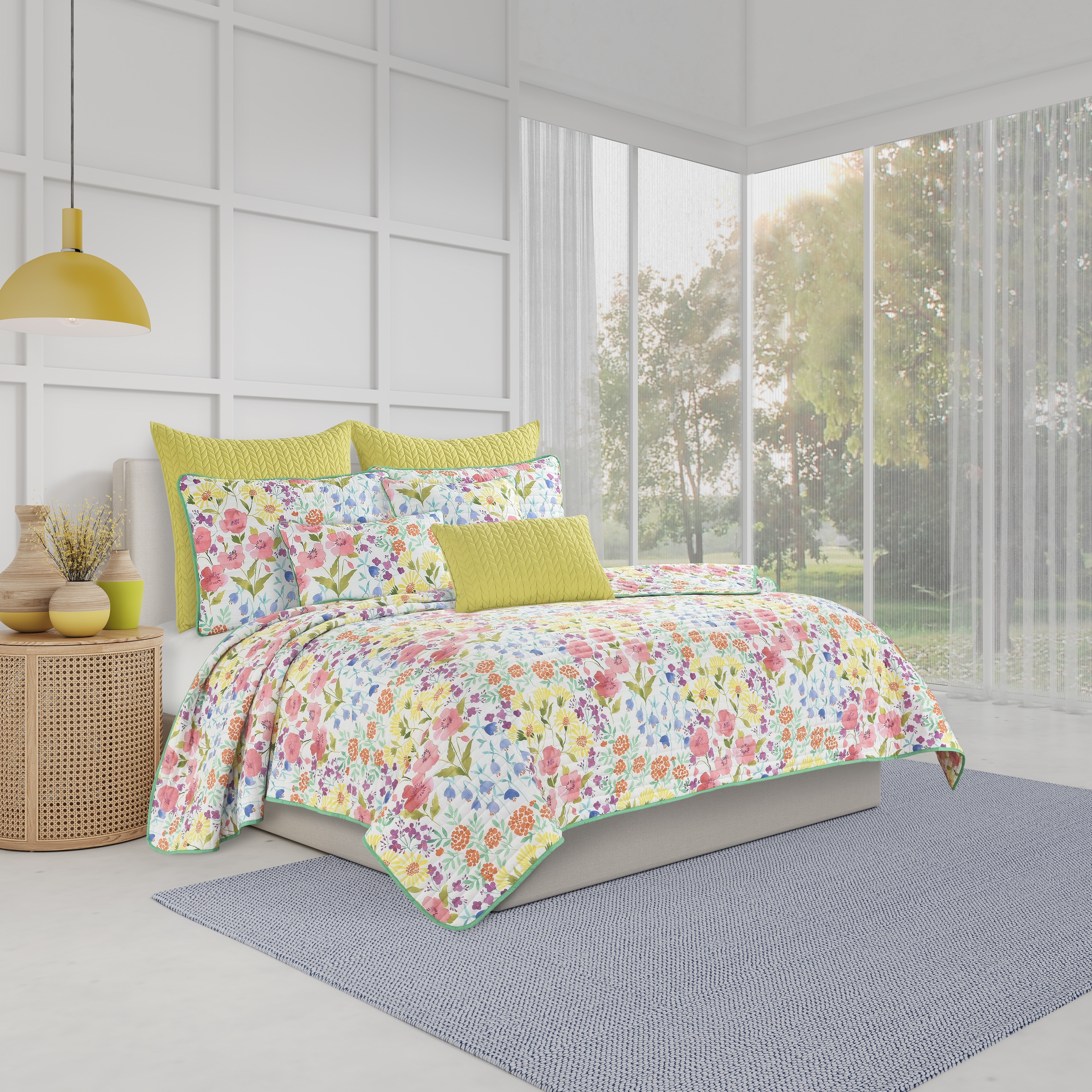 j. Queen Jules Quilt Set